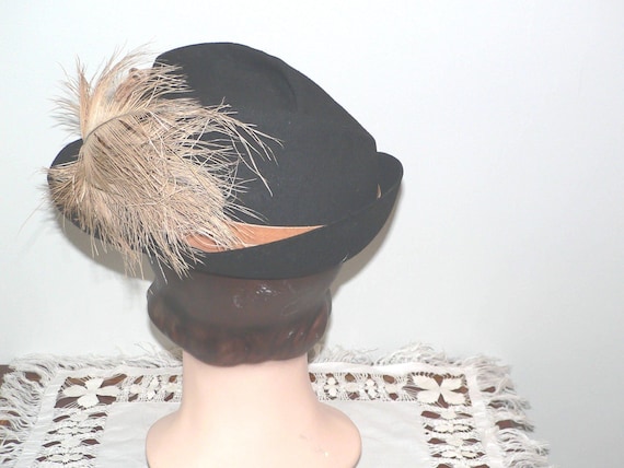 AMAZING 1930s\' BROWN OPEN CROWN TILT FEDORA WITH FABRIC GATHERED \
