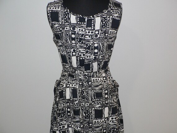 1950's - 60's Sleeveless Black and White  Summer … - image 8