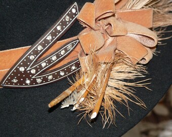 CHARMING 1940S\' BROWN STRAW FEDORA WITH LACQUERED FEATHERS + QUILLS 1930s- 40s Slouch Fedora Hat Brown Felt With Tan Velvet and  main image 2