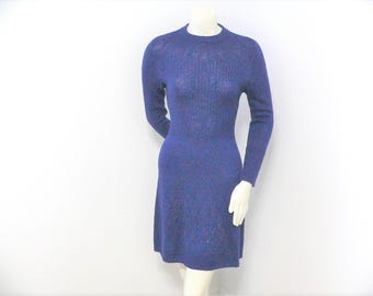 Robe mod en tricot bleu marine des années 1970 par Young East