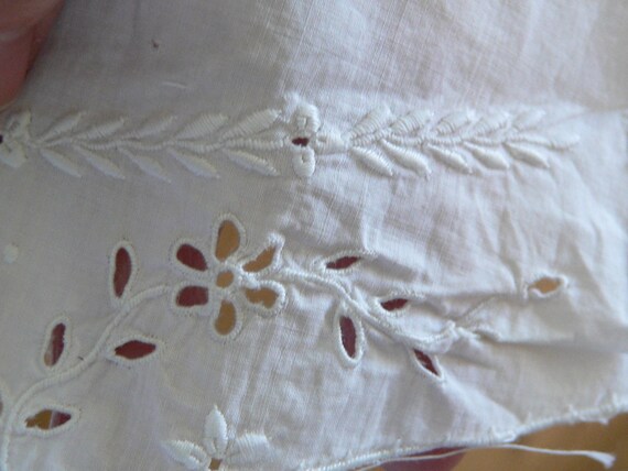 Crochet irlandais Schiffli antique en manchettes de de manchettes dentelle avec broderie pour des projets ou des vêtements de poupée 490c00 Crochet irlandais Schiffli antique en manchettes de de manchettes dentelle avec broderie pour des projets ou des vêtements de poupée 490c00