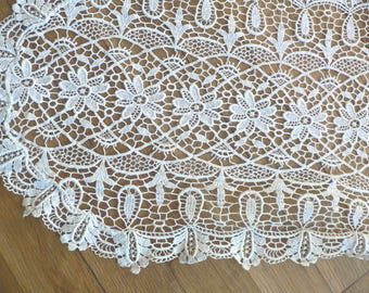 Vintage Machine Lace Runner