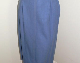 Jupe en laine bleu poudré Peck and Peck des années 50 à 60, taille 27,5 pouces