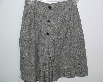 1960's Black And White Tweed Culottes by Dutchemaid. Size 24, XS Culottes