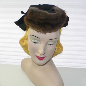 1940&#39;s Tilt Hat with Mink Fur Trim