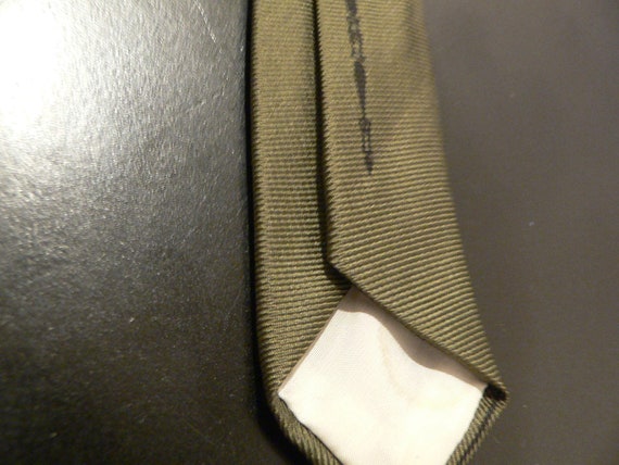Vintage 1960's Olive Green Skinny Silk Tie with M… - image 6