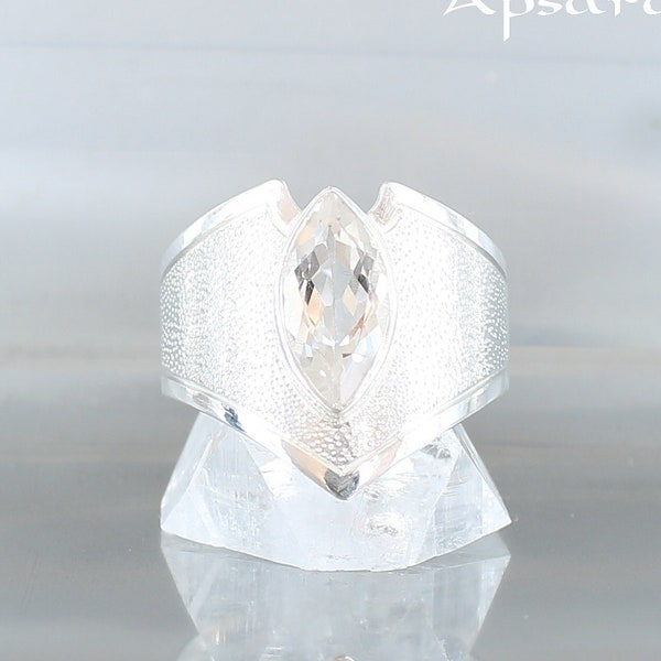 Topaze bague, argent sterling 925, pierre naturelle blanche, pièce unique, fabriquée à la main, bijou de qualité, bague pour femme, céleste.
