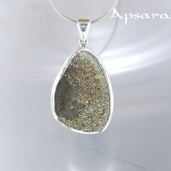 Pyrite arc en ciel pendentif, argent sterling 925, pierre brute scintillante, couleur doré, pièce unique, fabriqué à la main, pour femme.