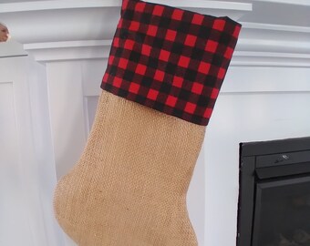 Meia de Natal de flanela e serapilheira