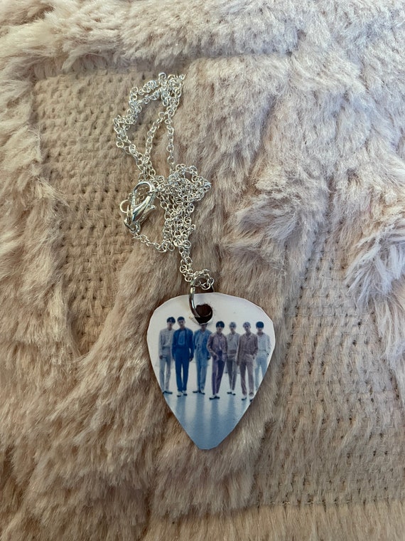 BTS GUITAR PICK NECKLACE BK ×2set
