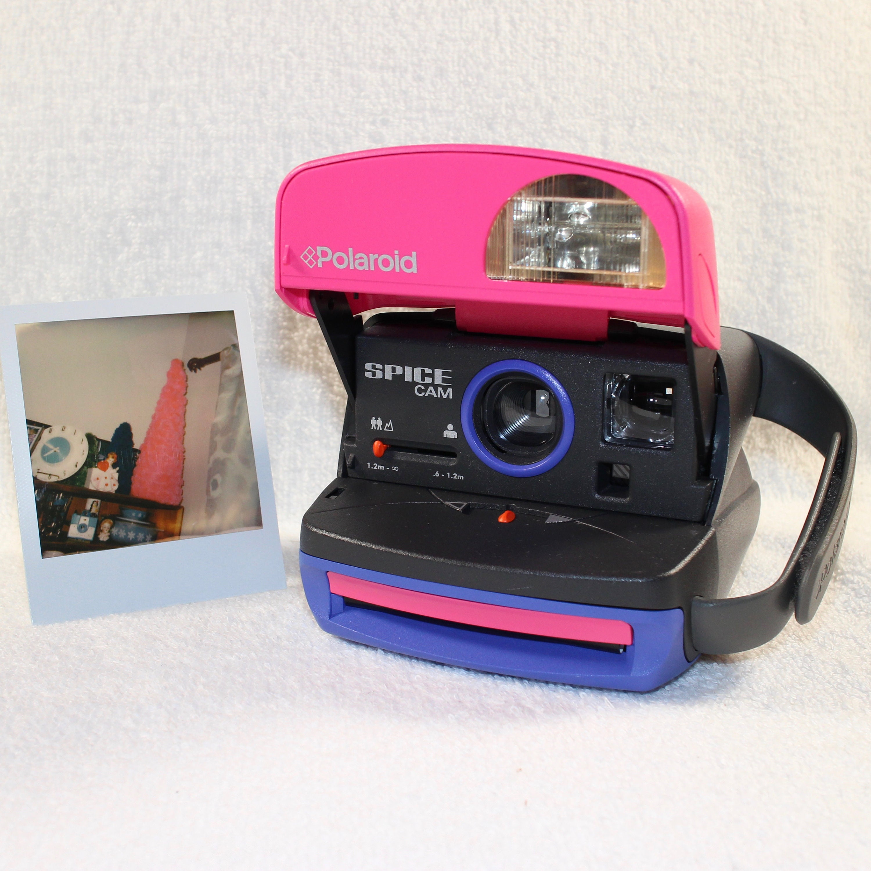 Spice Cam Polaroid Express Camera With Built In Flash And Close Up Lens