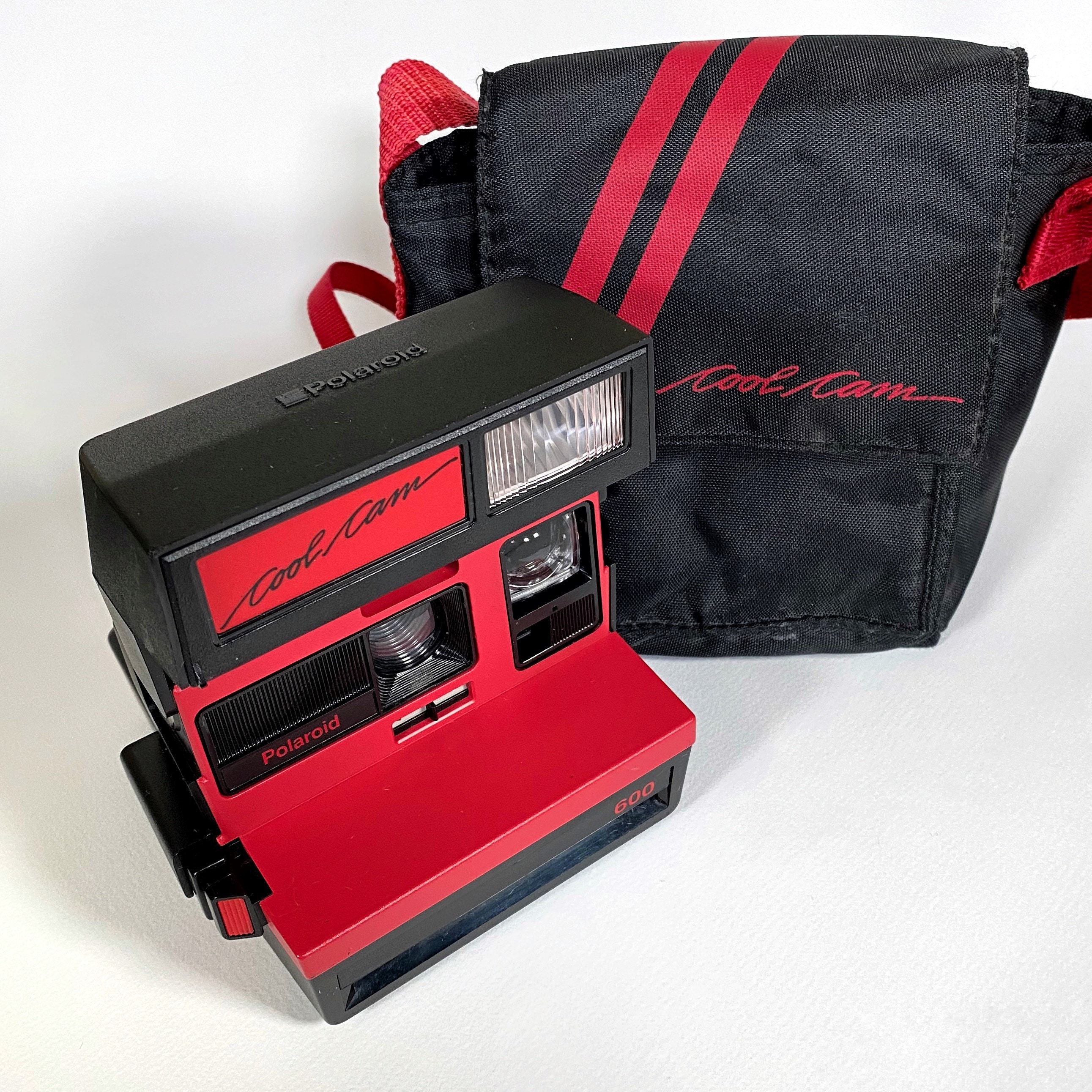 Polaroid Original Red CoolCam 600 Camera and Bag - Refreshed Polaroid Original Red CoolCam 600 Camera and Bag - Refreshed