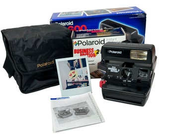 Original Pro Polaroid OneStep 600 with Close Up - Refreshed - With Manual, Bag and Boxes