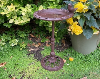 Cast Iron Bird Bath / Metal Bird Feeder / Bird Bath Pedestal /  Garden Birdbath / Small Bird Bath