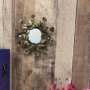 Decorative Wall Mirror - Metal Flower Design - Round Decorative Mirror - Vimtage Antique Gold Mirror - Hippy Flower Power - 15cm
