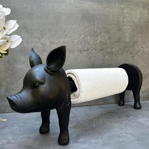 Black Pig Kitchen Roll Holder, Horizontal Paper Towel Holder, Farmhouse Animal Kitchen Decor, Rustic Novelty Kitchen Accessory, Gift