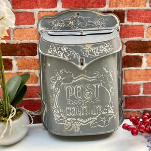 Boîte aux lettres de style français - Boîte aux lettres shabby chic - Zingué gris zinc - Boîte aux lettres murale en métal pour la maison - Peut être personnalisée