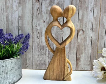 Lovers Figurine / Kissing Couple Statue / Heart Figurine / Wooden Figurines / Lovers Sculpture / Wedding Gift / Anniversary Gift / Couple