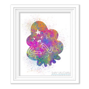 Könnte beinhalten: Ein gerahmter Kunstdruck mit einem farbenfrohen abstrakten Design. Das Kunstwerk zeigt eine wolkenartige Form mit einem Stern, in leuchtenden Farben von Rosa, Gelb, Blau und Grün. Der Name des Künstlers, "SHAY VAUGHAN PHOTOGRAPHY", ist unten aufgedruckt.