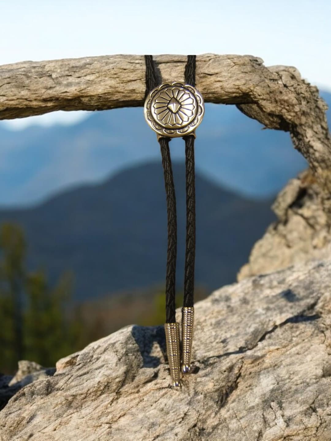 Bolo Tie Cravate Western Homme - Concho Rond Argenté Et Cordon Cuir - Neuf