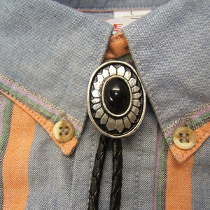 Boho Chic Jewelry Minimalist Silver w Black Cabochon Bolo Tie Cowgirl Cowboy Jewelry Wedding Bolo Tie Necktie Rodeo Festival Wear 1084B-8