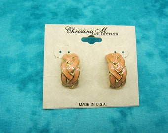 【Portrait Report】WO,MAN Bon Bon Earring Vintage Jewelry Clip on Gold Earring Enamel Earrings Clips