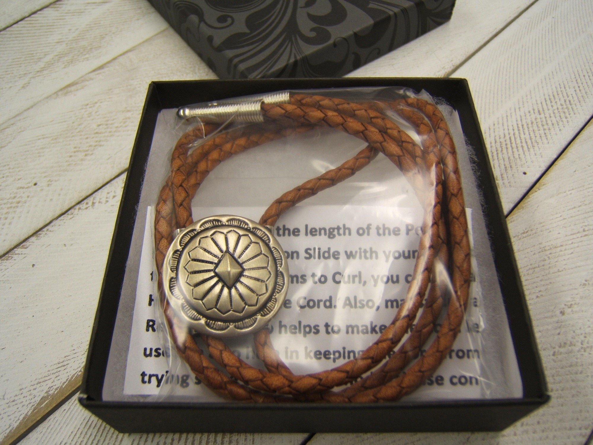 OJOS] Emblem Bolo Tie Set / Black 正規品 韓国ブランド 韓国