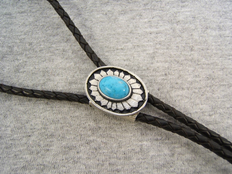 Natural Turquoise Bolo Tie Bolos Bolas Wedding Neckties Pewter Antique Brown Leather Cord Western Boho Necklaces Gift for Him Her #1084B-15