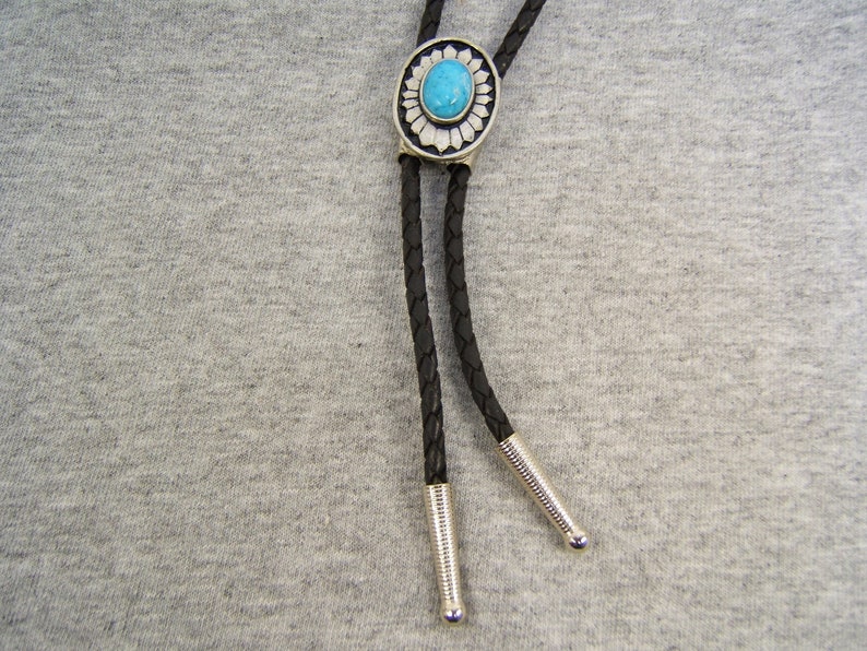 Natural Turquoise Bolo Tie Bolos Bolas Wedding Neckties Pewter Antique Brown Leather Cord Western Boho Necklaces Gift for Him Her #1084B-15