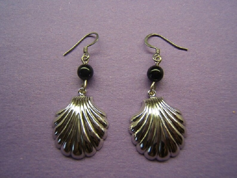 Wife Mom Her Gift Idea Sea Shell Dangle Earring Earing Tropical Jewelry Sea Life Seashell Shiny Silver Tone with Genuine Onyx Bead #80035-3