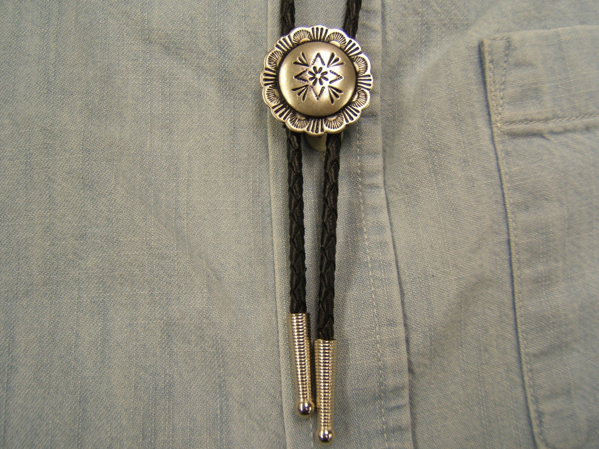ネックレス・チョーカー Numbering Western Concho Bolo Tie #7810 SA5B0011 Western Express Concho Bolo Tie - Silver | The Cheshire Horse