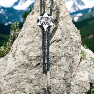 Western Pewter Sheriff Badge Bolo Tie Bola Usher Stropdas Cowgirl Ketting Cowboy Stropdas Cadeau voor Mannen Vrouwen Jongen Meisje Kinderen Sieraden 80307-5