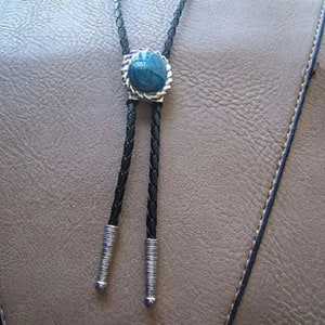 Natural Turquoise Bolo Tie Bolos Bolas Wedding Neckties Pewter Antique Brown Leather Cord Western Boho Necklaces Gift for Him Her #1084B-15