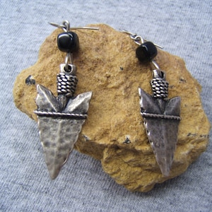 Arrowhead Earrings Arrowhead Jewelry Bohemian Earring Western Jewelry Silver w Black Bead Indian Earrings Southwestern Earrings Ears 80183-2