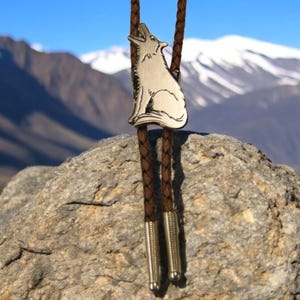 Silver Howling Wolf Coyote Bolo Tie Bola Mens Necklace Womens Necklace Western Necktie Animal Bolotie Boho Chic Necklace Kids Bolo Tie 80242