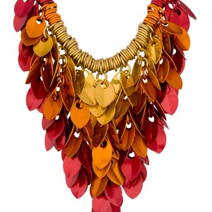 Tutorial: Elemental Leaves Scallemaille Necklace (Beginner chainmaille project) - PDF - Instructions in English image 2