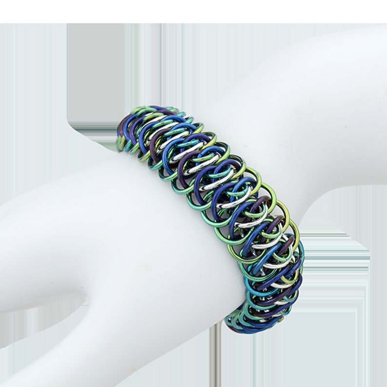 Tutorial: Viperscale 2.0 Advanced chainmaille project PDF Video Instructions in English image 7