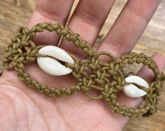 Cowrie Shell Hemp Macrame Chunky Choker / Macrame Jewellery / Handmade Jewelry / Beach Boho Hippie Summer / Necklace /  Natural Jewelry