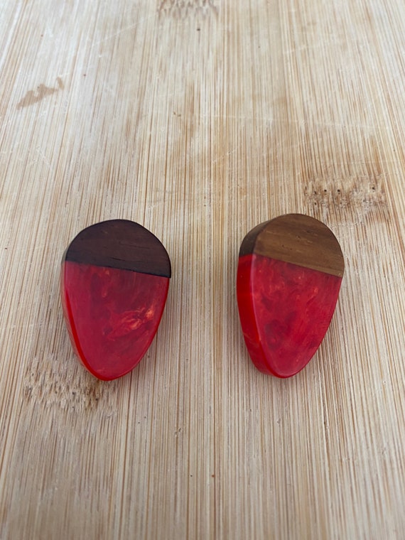 Vintage statement red lucite and wood strawberry … - image 4