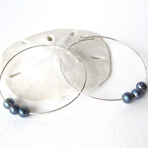 Creolen mit Perlen, Perlen Creolen, Perlen Creolen, Sterling Süßwasser Perlen Ohrringe, Boho Hochzeitsschmuck, Große Creolen