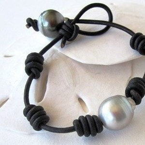 Tahitian Bracelet, Tahitian Black Pearl Bracelet, Hawaiian Jewelry, South Sea Pearl Bracelet, Leather and Pearls, Bohemian Bracelet, Boho