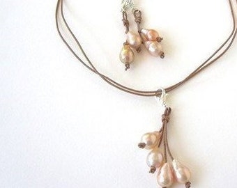 Strandbohemiska smycken, Pärlörhängen, Pärlhalsband, Läder och sötvattenspärlor, Flerfärgat pärlhalsband, Resortsmycken, Boho