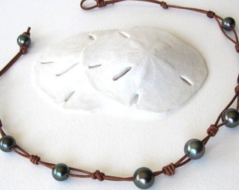 Tahitian Pearl Necklace, Leather and Tahitian Pearls, Black Pearl Jewelry, Hawaii Jewelry, Leather Jewelry, Pearls and Leather Necklace,Boho