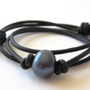 Schwarze Perle Armband, Pfau Perle Armband, Lederperle Perle Armband Leder Wrap Armband, Schichtung, Boho Schmuck