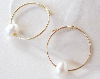 Minimalist Pearl Hoop Earrings, Gold Pearl Hoop Earrings, Freshwater Pearl Hoop Earrings, June Birthstone, Bridesmaid Gift, Gifts for Her