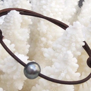 Perle de Tahiti, bracelet de cheville, cuir de cheville, perle de cheville, bracelet de cheville unisexe, bracelet de cheville de plage, bracelet tahitien, bracelet réglable, boho