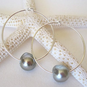 Minimalist Jewelry, Sterling Silver Hoop Earrings with Pearls, Tahitian Pearl Earrings, Hawaiian Jewelry, Simple Pearl Hoops, 1 inch Hoops