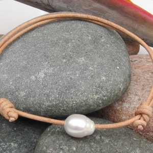 Bracelet Perle de plage, Bracelet de cheville, Bracelet de cheville en cuir, Bijoux de plage, Bracelet de cheville unisexe, Bracelet réglable, Bijoux de cheville, Perle des mers du Sud