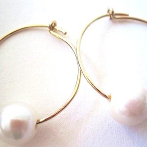 Freshwater Pearl Hoop Earrings, Pearl Earrings, June Birthstone, Wedding Jewelry, Bridesmaid Gift, Gold Hoop Earrings, Hoops with Pearls