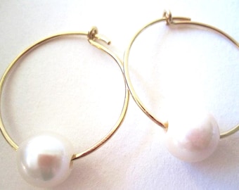 Freshwater Pearl Hoop Earrings, Pearl Earrings, June Birthstone, Wedding Jewelry, Bridesmaid Gift, Gold Hoop Earrings, Hoops with Pearls